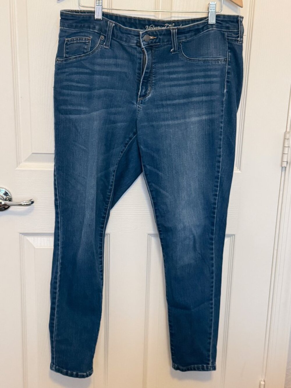 Universal Thread Women's Blue and Navy Jeans